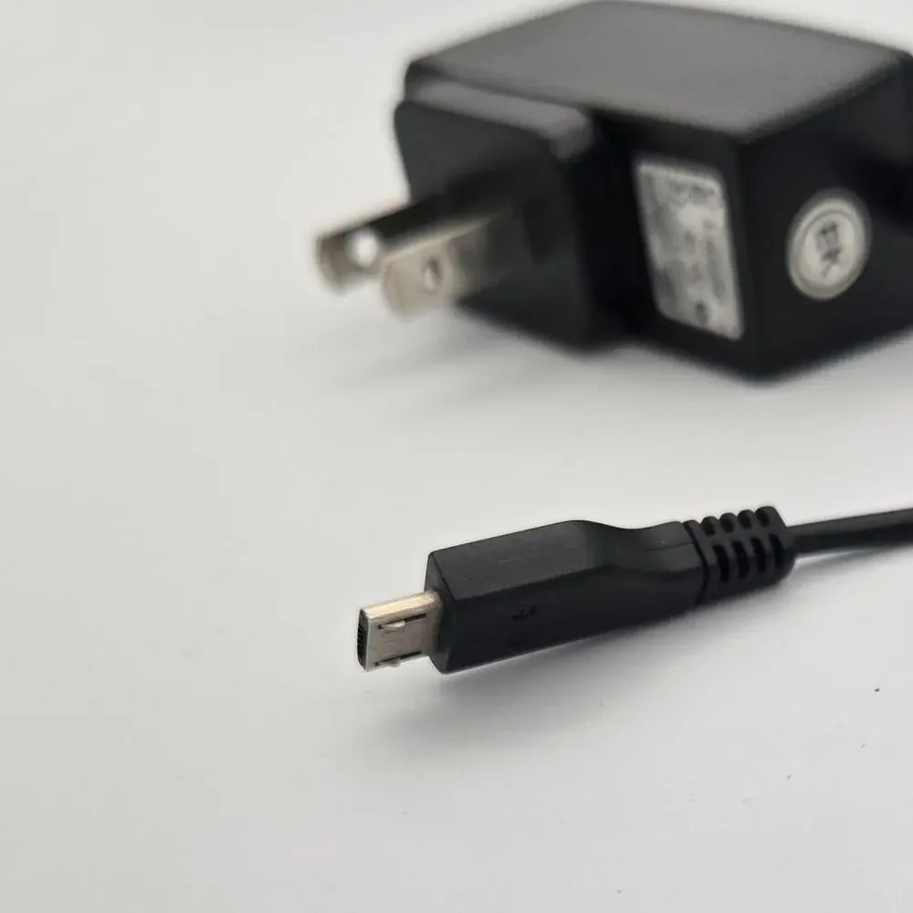 Samsung 5 Volt Travel Adapter Model ATADU10JBE
